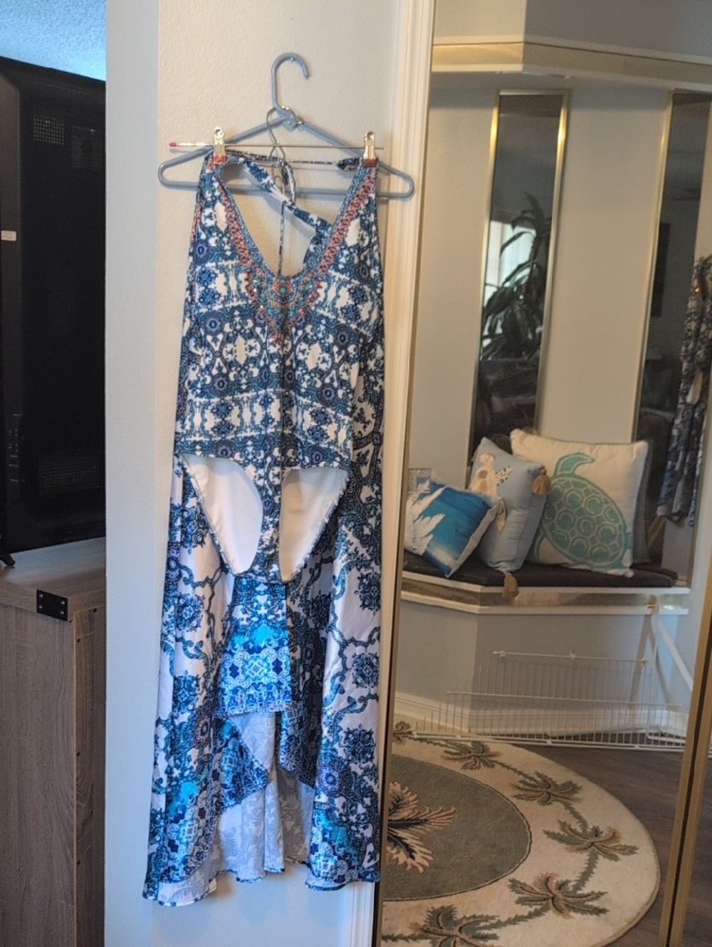 VENUS Blue and White Patterned One-Piece Swimsuit With Cover Up